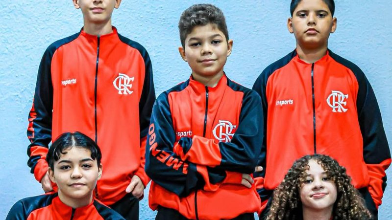 Jovens atletas do Flamengo, de Manaus, embarcam para o Campeonato Brasileiro de Judô, em João Pessoa