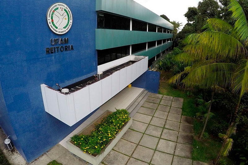Ufam abre processo seletivo com 46 vagas para professor substituto