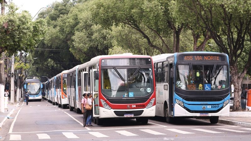 Juiz manda rodoviários informarem se foram pagos e se querem bloqueio