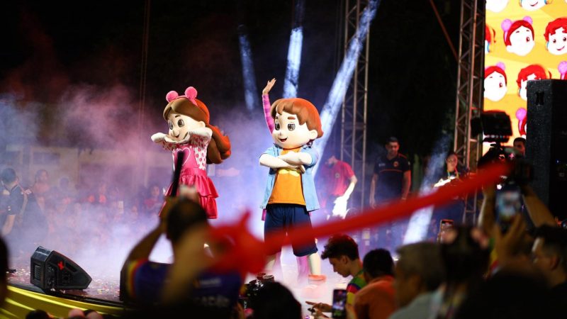 ‘Passinho Kids’ anima criançada no ‘#SouManaus Passo a Paço 2025’ com  a apresentação especial da dupla Maria Clara e JP