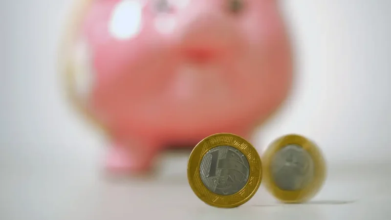 Poupança tem retirada líquida de R$ 7,6 bilhões em agosto
