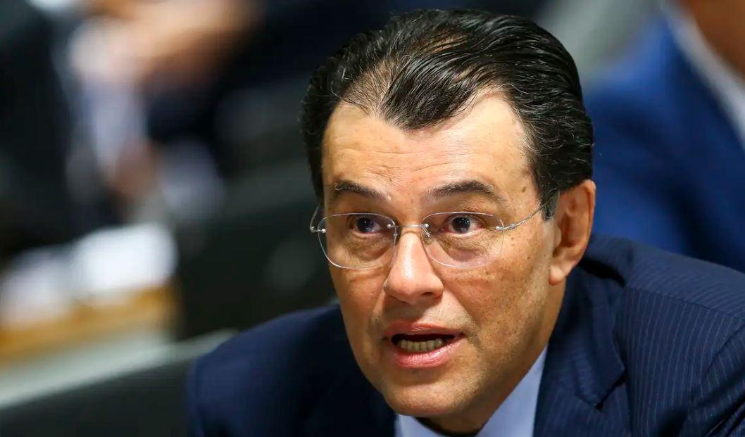 Braga entrega relatório da segunda parte da regulamentação da reforma tributária