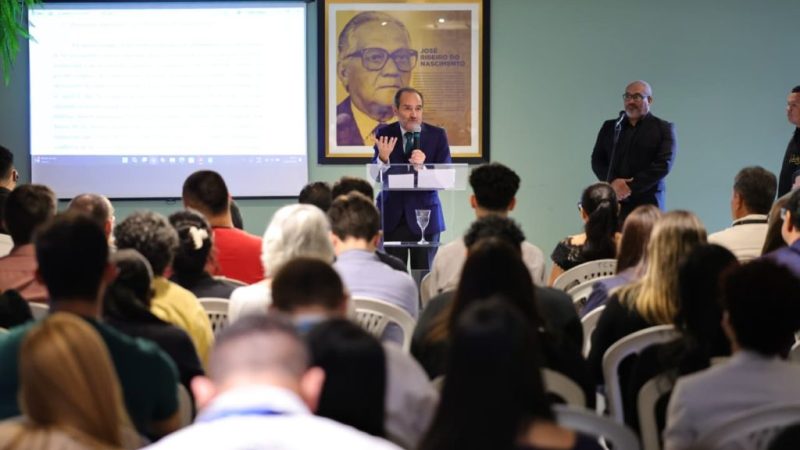 TCE-AM recebe palestra internacional sobre Justiça Intergeracional e Direitos Humanos