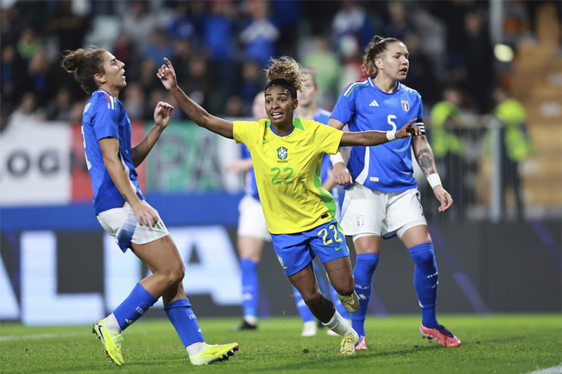 Seleção feminina vence Itália em amistoso de preparação para a Copa