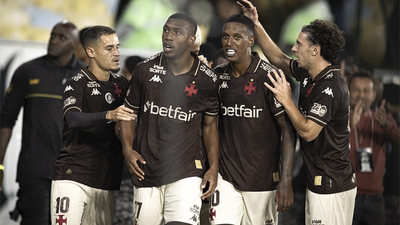 Vasco atropela o Fluminense e sobe para o 8º lugar no Brasileirão