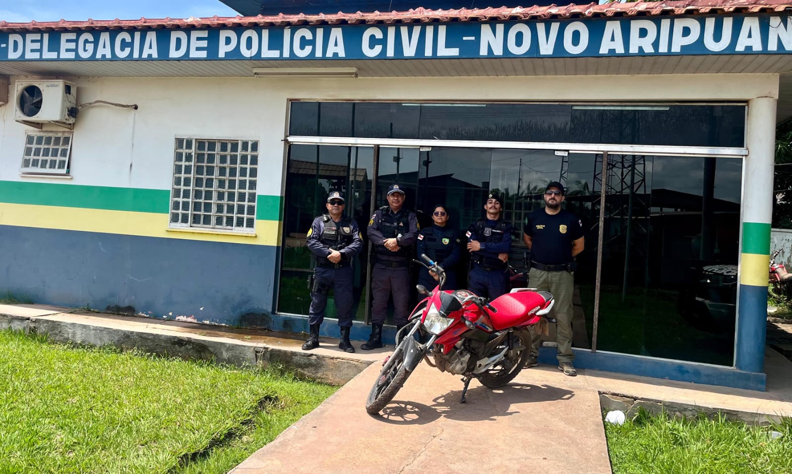 PMAM prende quatro homens e apreende três motocicletas com restrição de roubo ou furto