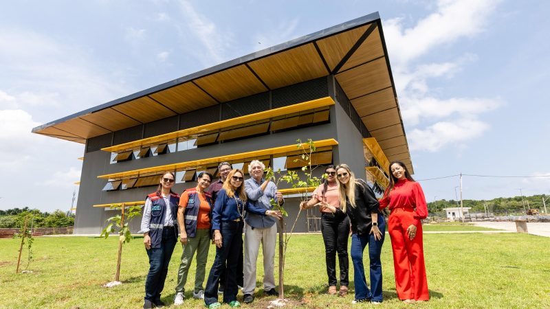 Com a obra da nova sede do Implurb, Prefeitura de Manaus avança com plantio de árvores e projeto sustentável no Parque Mosaico