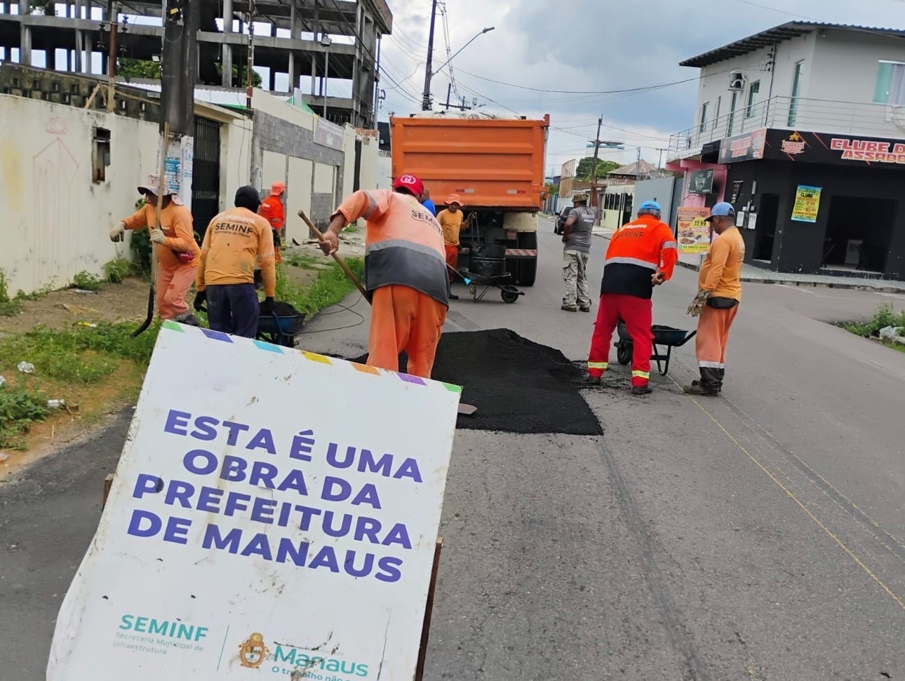 Prefeitura de Manaus revitaliza vias do bairro Planalto com nova pavimentação