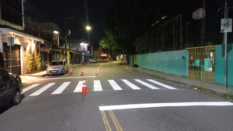 Prefeitura de Manaus reforça sinalização viária em ruas das zonas Norte e Leste