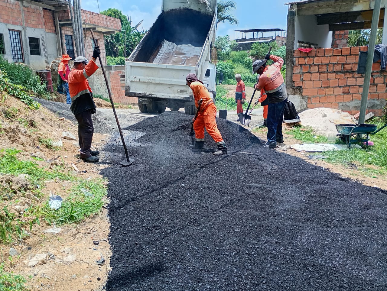 Prefeitura de Manaus transforma ruas do bairro Flores com nova pavimentaçã