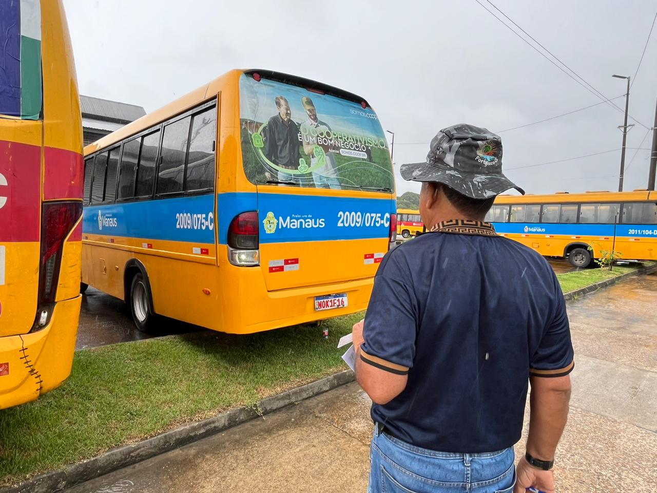 Prefeitura de Manaus vistoria veículos do transporte complementar e reforça segurança dos passageiros