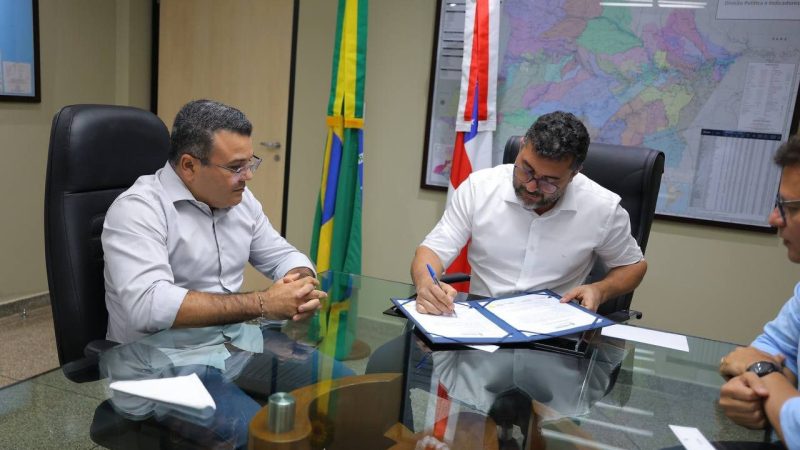 Governador Wilson Lima assina ordem de serviço para obras de pavimentação em Barreirinha