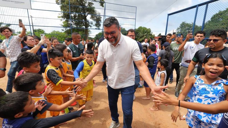 Governador Wilson Lima entrega complexo esportivo revitalizado no conjunto Santos Dumont na véspera do Dia das Crianças