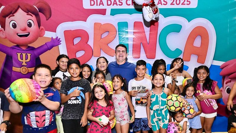 Prefeito David Almeida encerra Dia das Crianças com 120 mil pessoas no parque Gigantes da Floresta