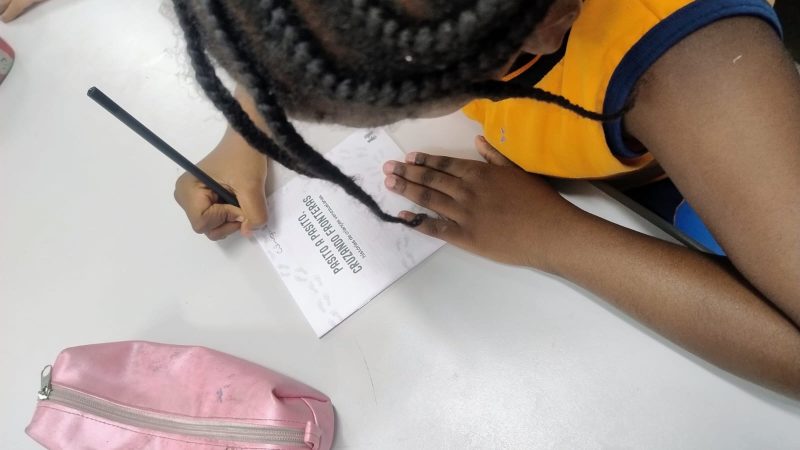 Estudantes da Prefeitura de Manaus participam de plantio de mudas com práticas lúdicas