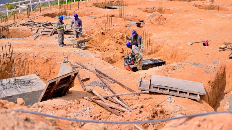 Projeto de Oscar Niemeyer vai ganhando forma no parque Encontro das Águas Rosa Almeida executado pela Prefeitura de Manaus