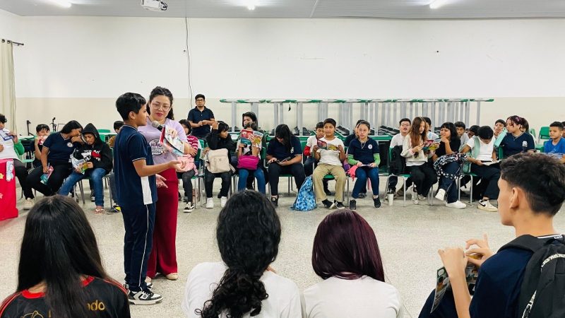 Prefeitura de Manaus promove diálogo sobre respeito aos idosos em escola da zona Norte