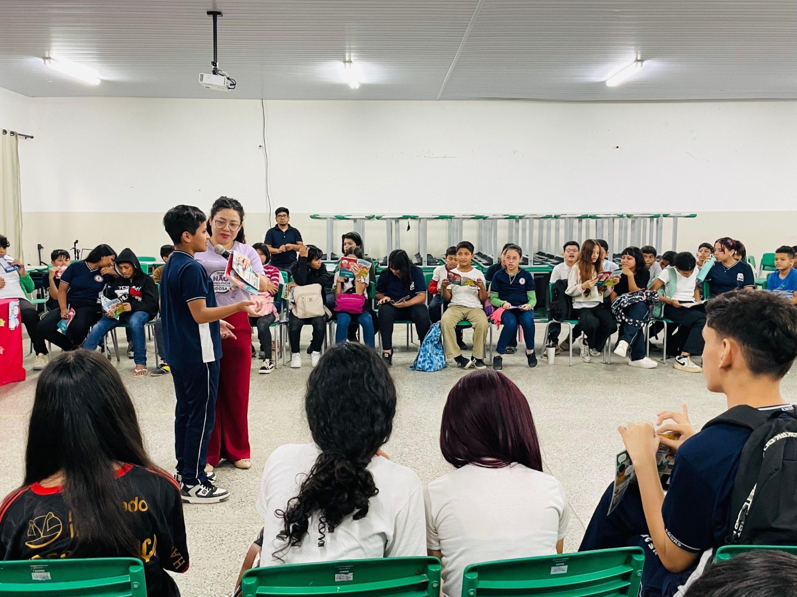 Prefeitura de Manaus promove diálogo sobre respeito aos idosos em escola da zona Norte