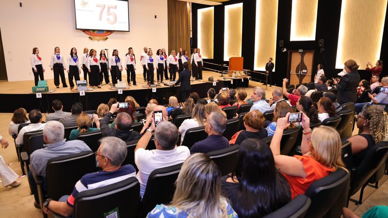 TCE-AM presta tributo a servidores aposentados em manhã de reencontros e homenagens