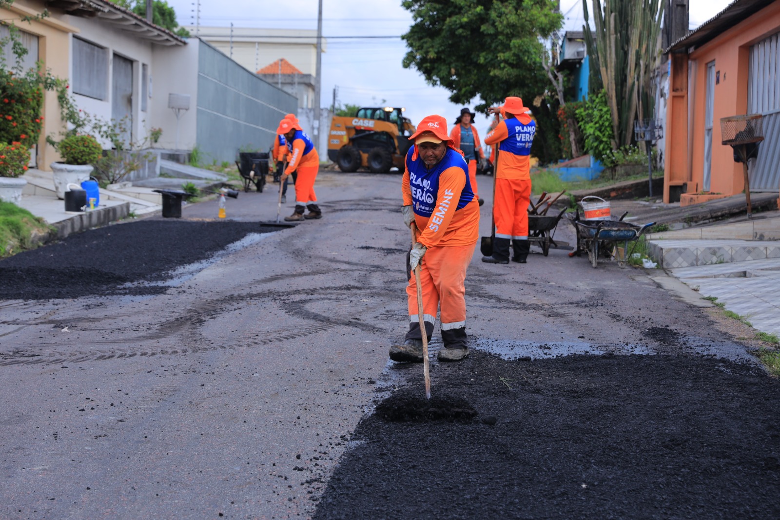 Plano de Verão’ avança no bairro Cidade de Deus com serviços de recuperação asfáltica