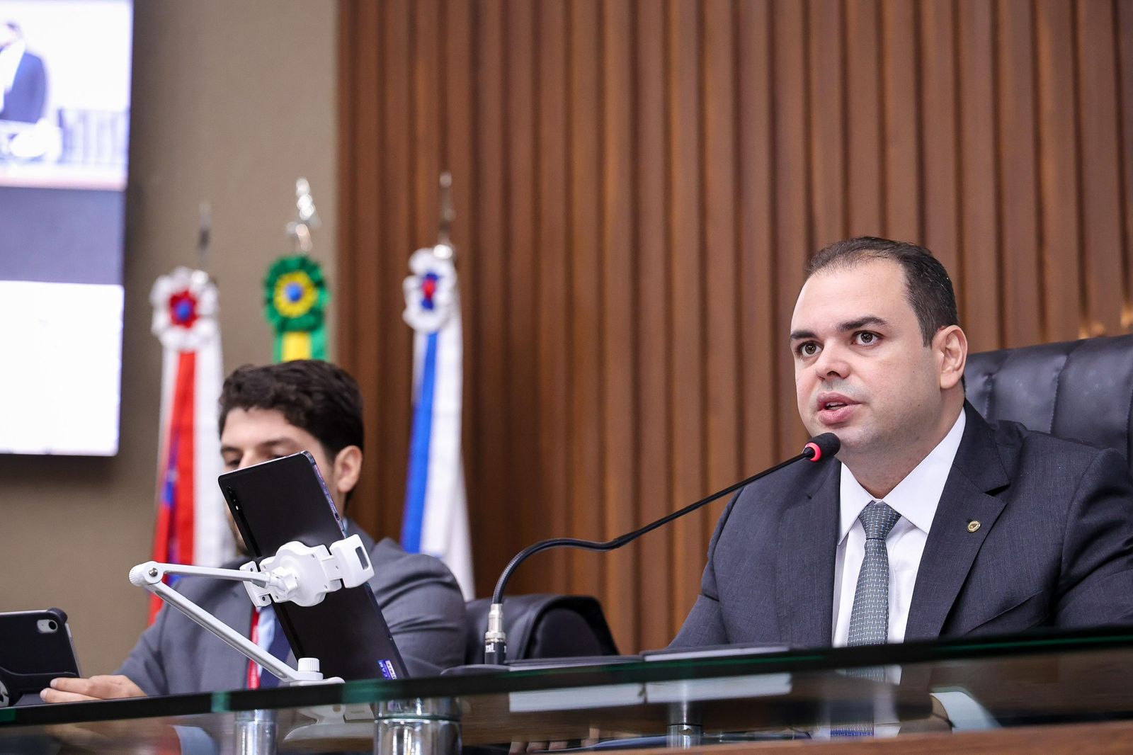 Presidente Roberto Cidade reforça compromisso com a dignidade menstrual e celebra avanço de políticas públicas sobre o tema