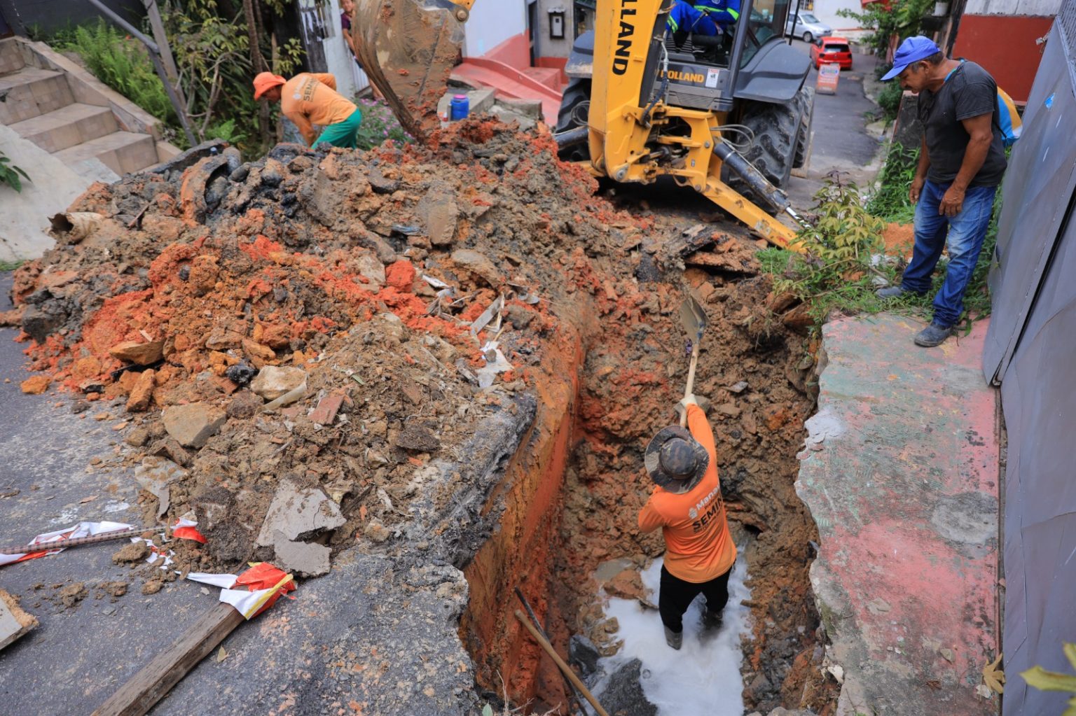 Prefeitura de Manaus realiza obra emergencial e recupera galeria subterrânea no bairro Compensa