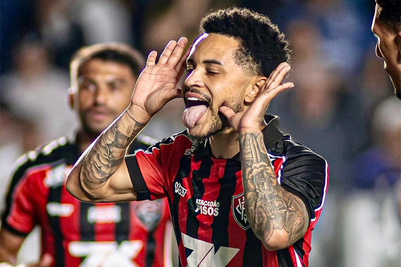 Derrota para o Vitória complica o Santos, que é o 16º colocado