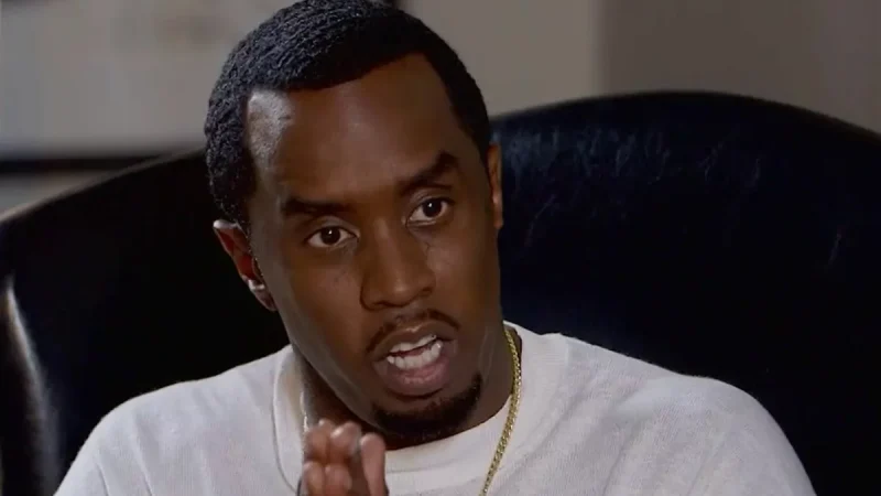 Detento invade cela de P. Diddy e o ameaça com faca