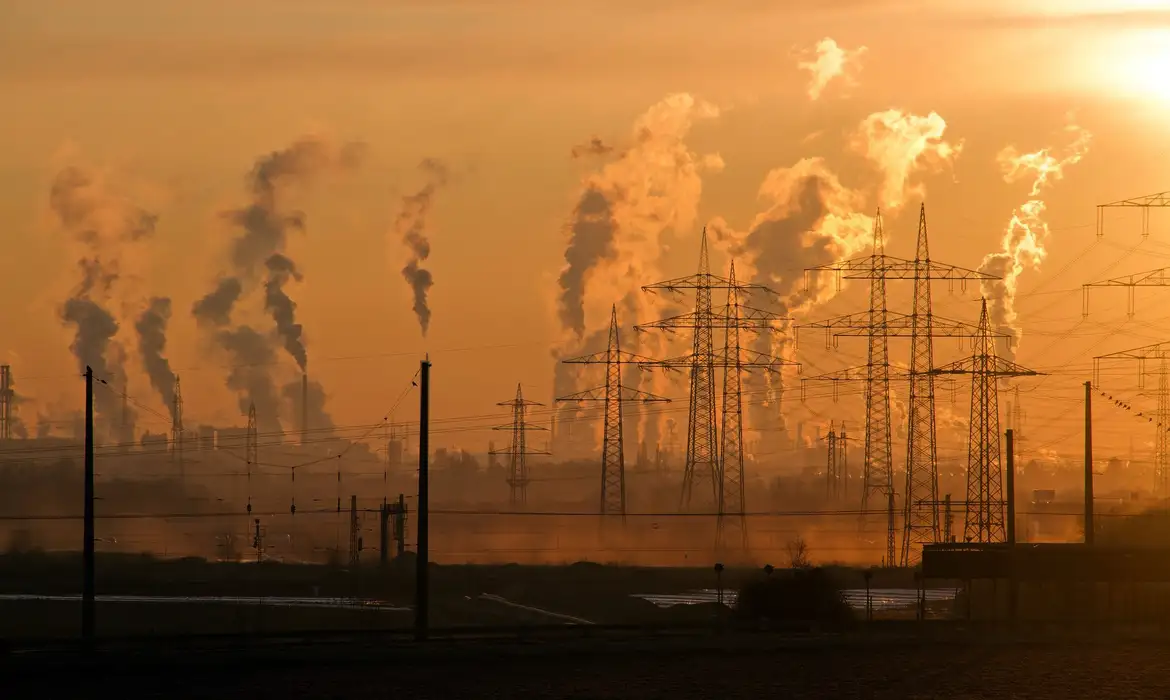 Mais ricos emitem, em média, 400 vezes mais CO₂ que mais pobres