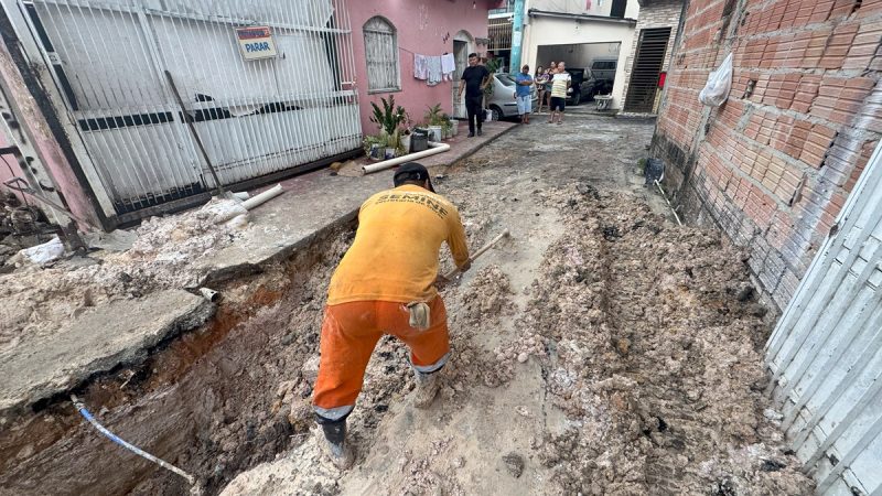 Prefeitura de Manaus reconstrói rede de drenagem no Japiim e reforça apelo contra descarte irregular de lixo