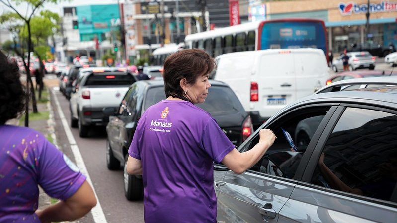 Prefeitura de Manaus encerra mês de atividades da ‘Operação Virtude’ com blitz educativa na avenida Djalma Batista