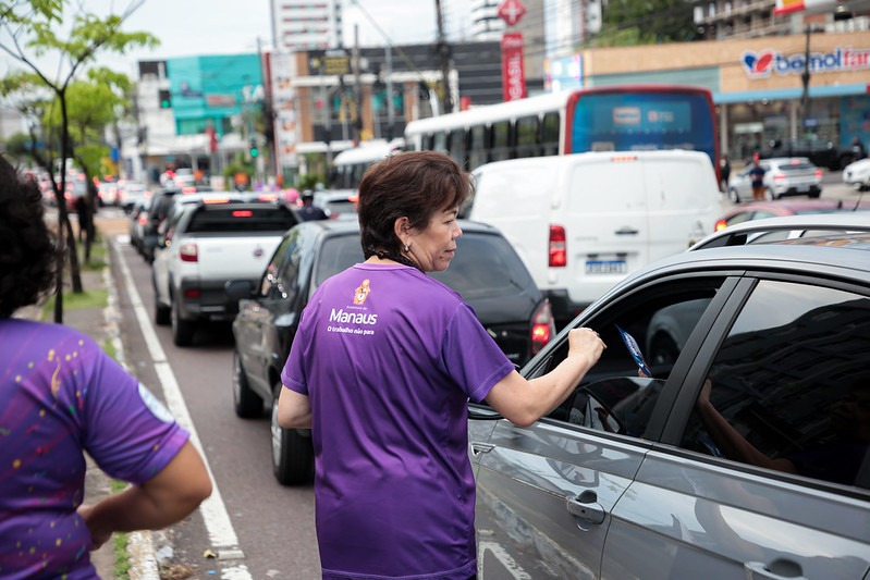 Prefeitura de Manaus encerra mês de atividades da ‘Operação Virtude’ com blitz educativa na avenida Djalma Batista