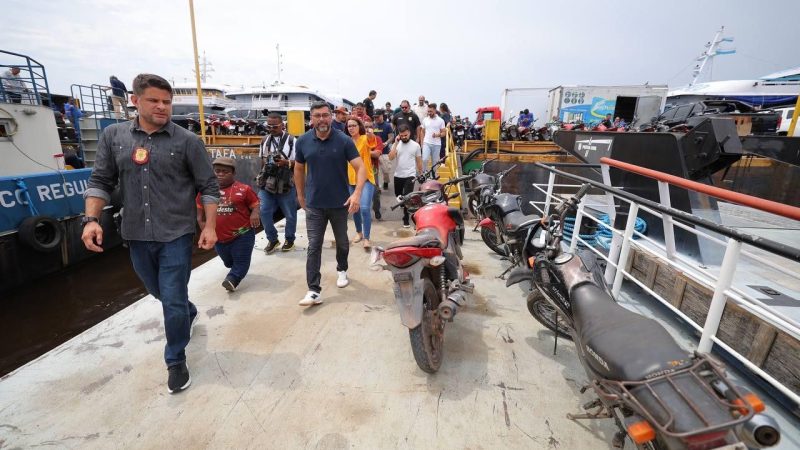 Governador Wilson Lima acompanha chegada de maior número de motocicletas recuperadas em operação policial