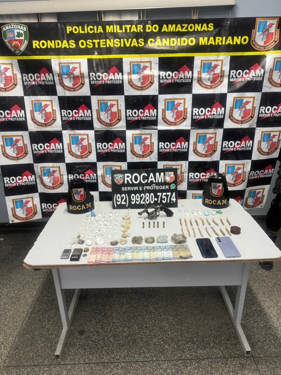 Polícia Militar do Amazonas prende homem com mais de 100 porções de drogas e arma de fogo na zona norte