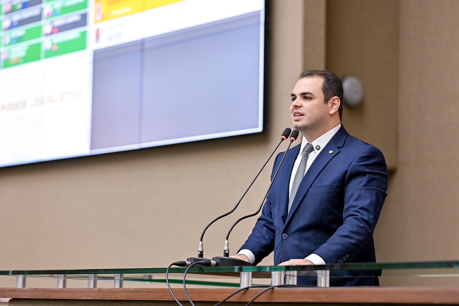 Presidente Roberto Cidade confirma realização de provas do concurso público da Aleam para 14 de dezembro