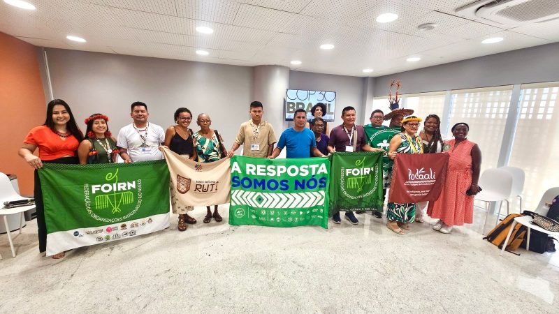 Dário Baniwa, presidente da FOIRN, leva a voz dos povos indígenas à COP30 em painel sobre fundos liderados por indígenas