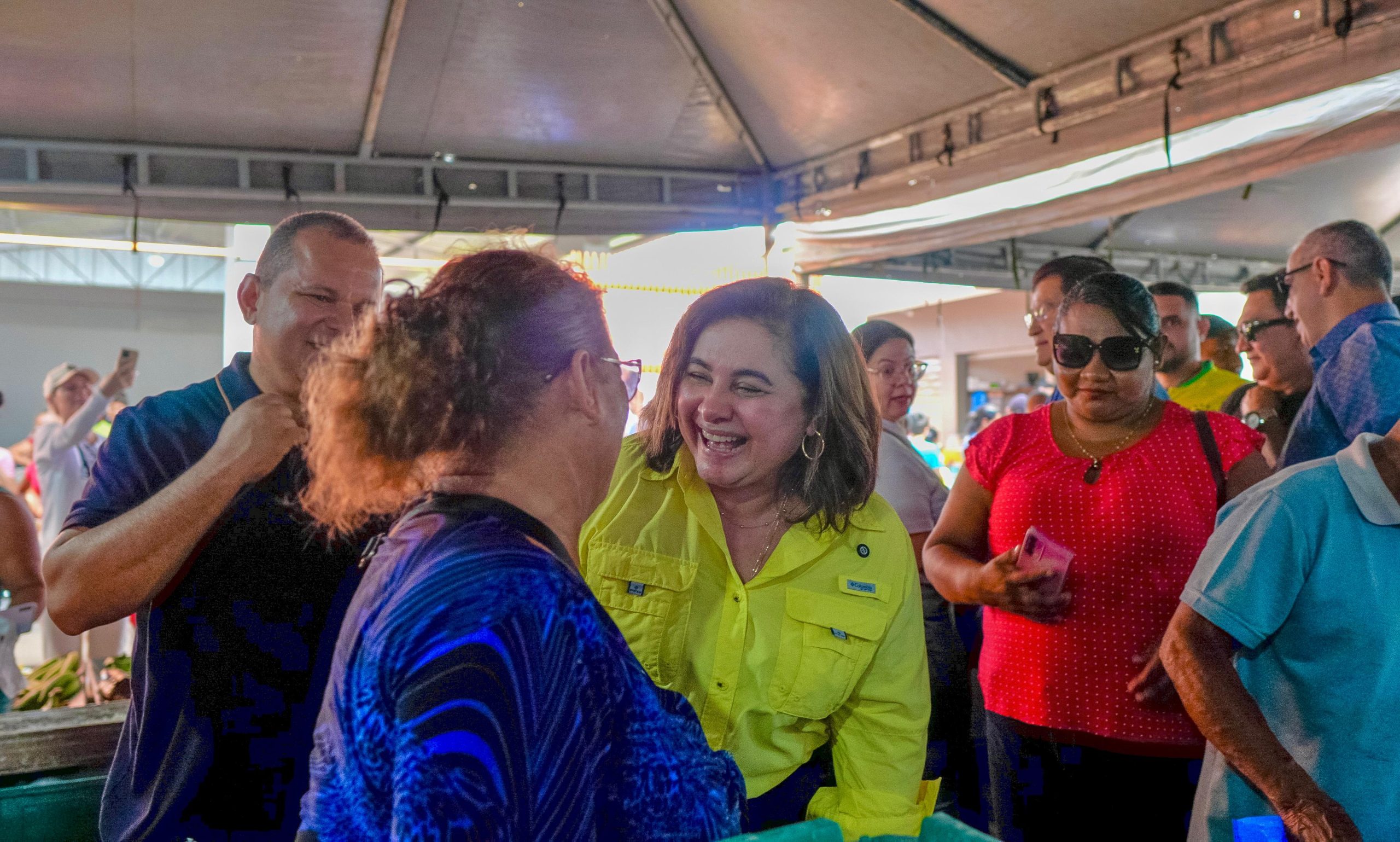 Pré-candidata ao governo, Maria do Carmo faz corpo a corpo com agricultores de Coari e apresenta projetos para produção rural