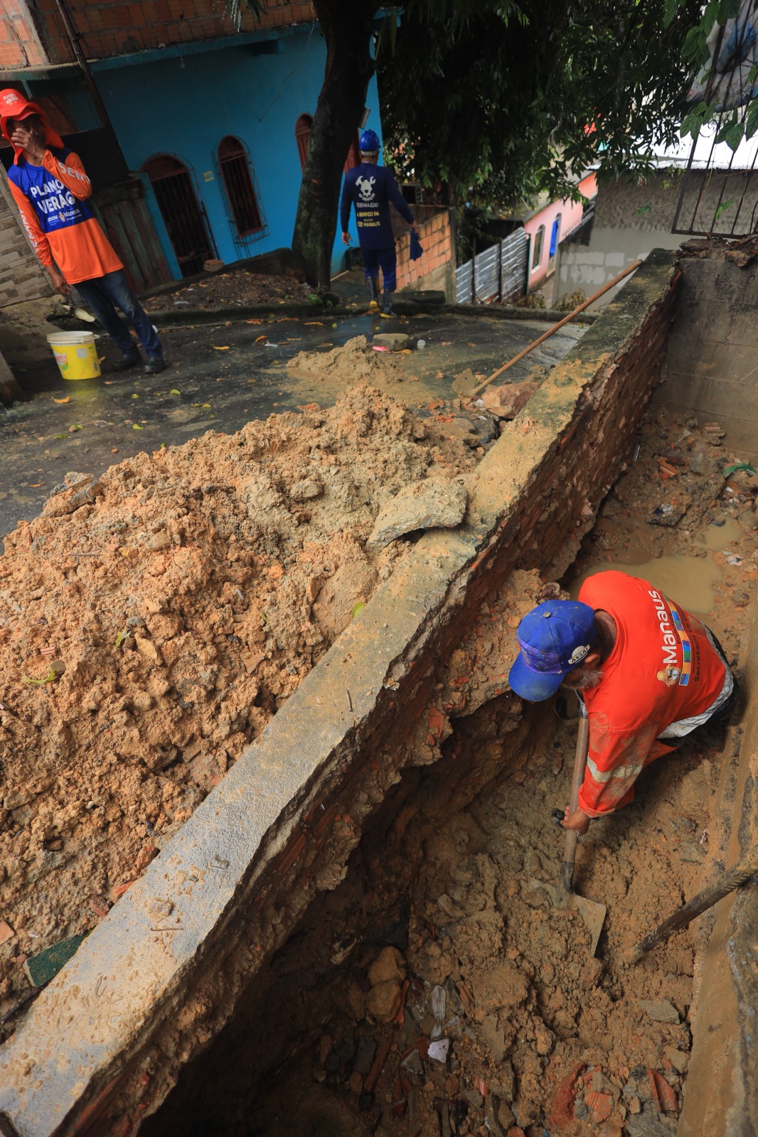 Prefeitura de Manaus realiza força-tarefa para recuperar drenagem profunda e reforçar infraestrutura na zona Oeste