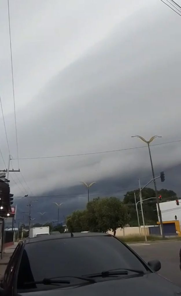 Chuva intensa marca feriado em Manaus e deixa manhã mais fria