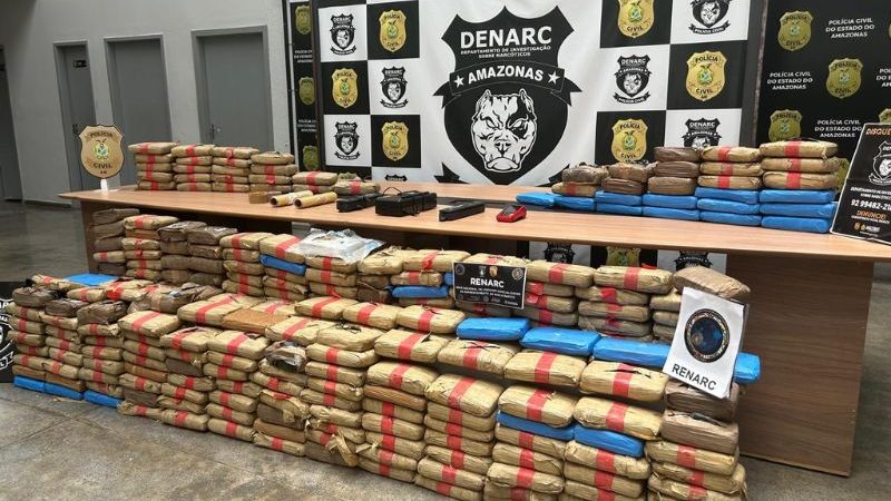 Polícia apreende 300 quilos de maconha em casas em três bairros de Manaus