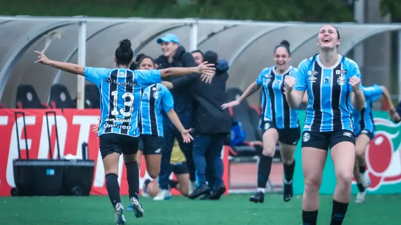 Com emoção, Grêmio e Flamengo avançam à final da Copinha Feminina