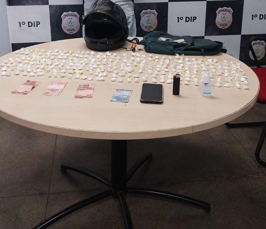 Polícia Militar do Amazonas prende homem com mais de 300 porções de cocaína