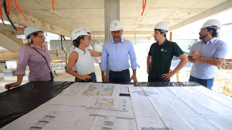 Governador Wilson Lima vistoria avanço das obras do Residencial Petrópolis, na zona sul de Manaus