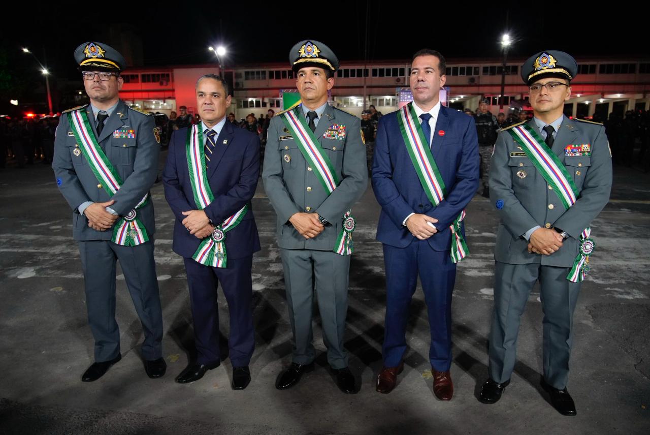 PMAM homenageia data de retorno da Guerra de Canudos e concede medalhas a servidores da Segurança Pública