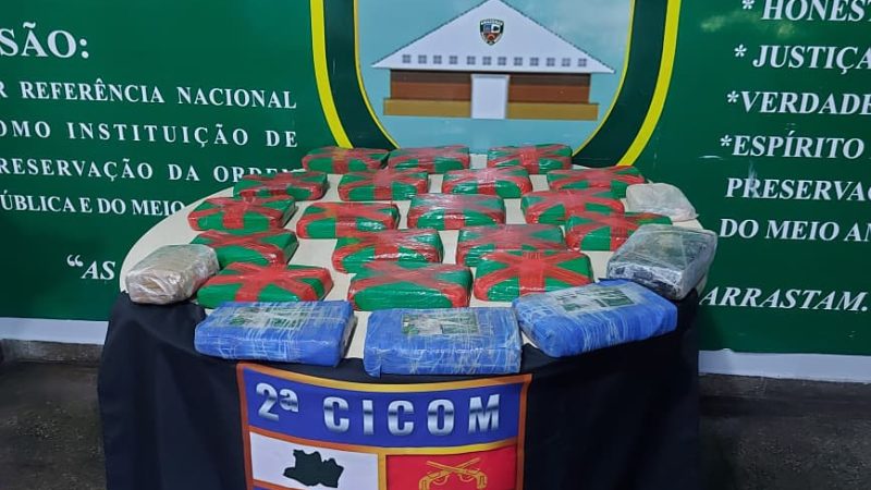 Polícia Militar do Amazonas apreende 24 tabletes de drogas que estavam enterrados em área de mata de difícil acesso