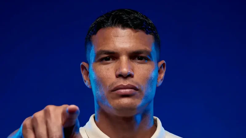 Porto anuncia contratação do zagueiro brasileiro Thiago Silva