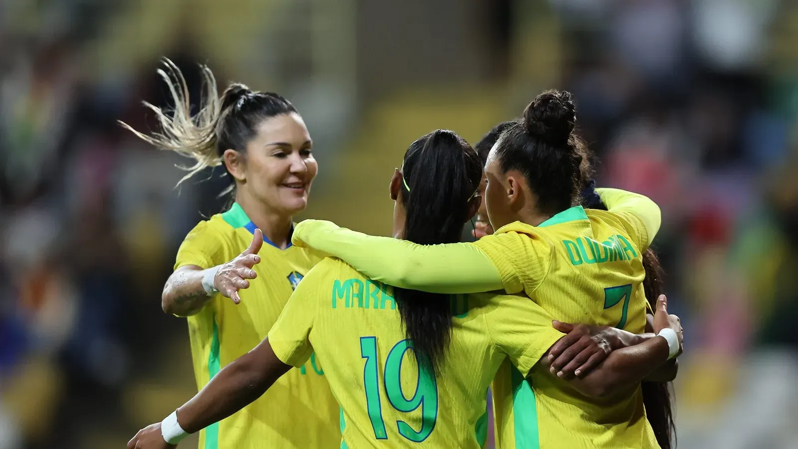 Seleção feminina fecha 2025 com goleada de 5 a 0 sobre Portugal