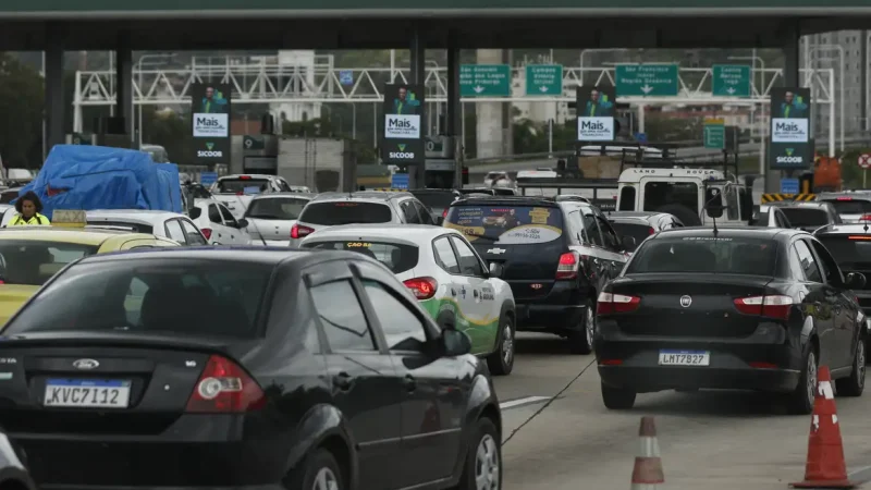 Andarilho invade Ponte Rio-Niterói e causa confusão no trânsito