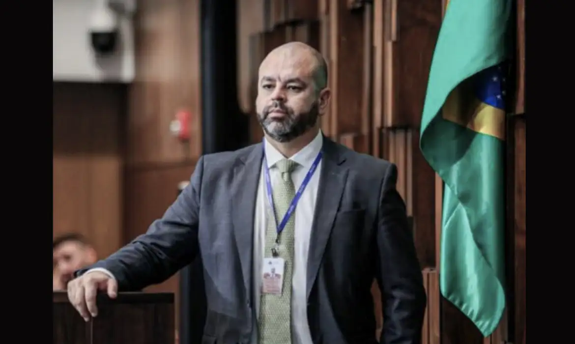 Assessor de Rodrigo Bacellar é exonerado de cargo na Alerj