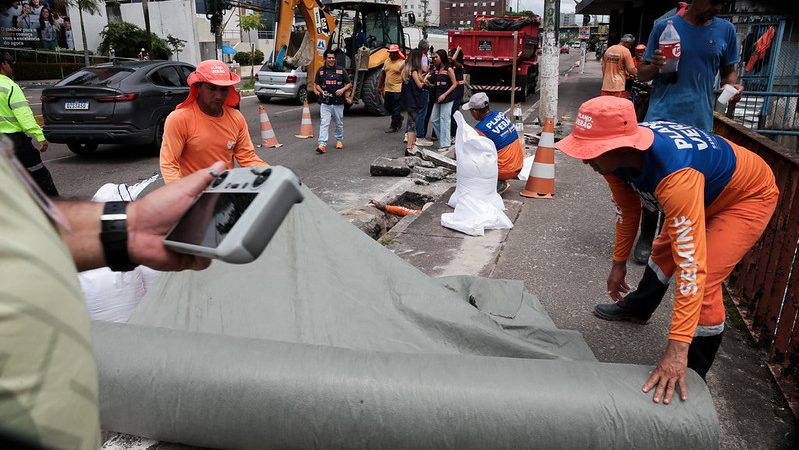 Prefeitura de Manaus realiza intervenção emergencial na avenida Djalma Batista